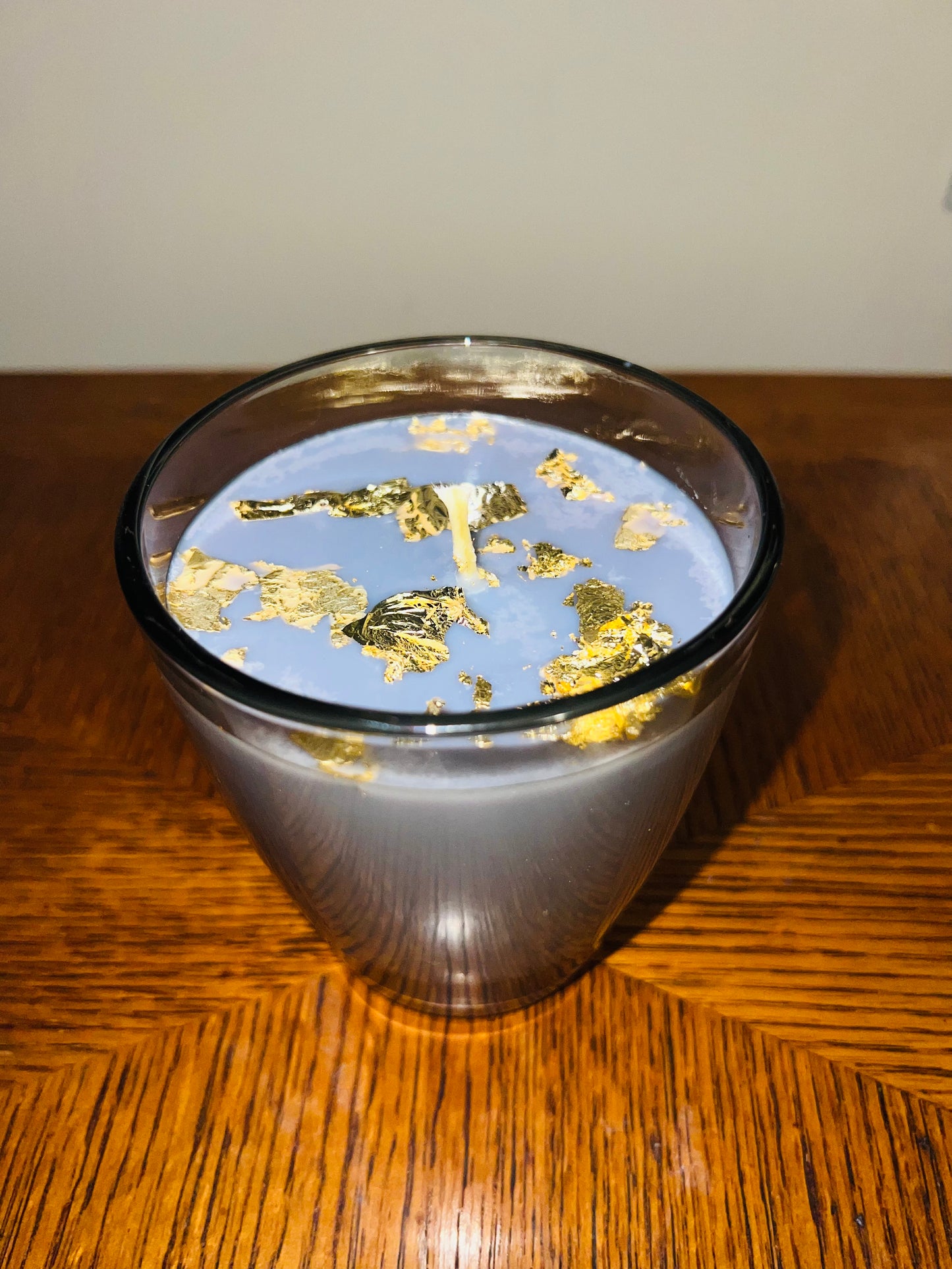 Gold Flakes 8oz Candle (black coconut)